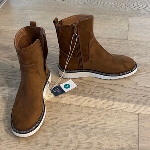 Universal Thread Tan Boots NEW with memory foam